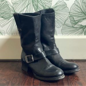 Frye Women’s Veronica Short Motorcycle Leather Boot